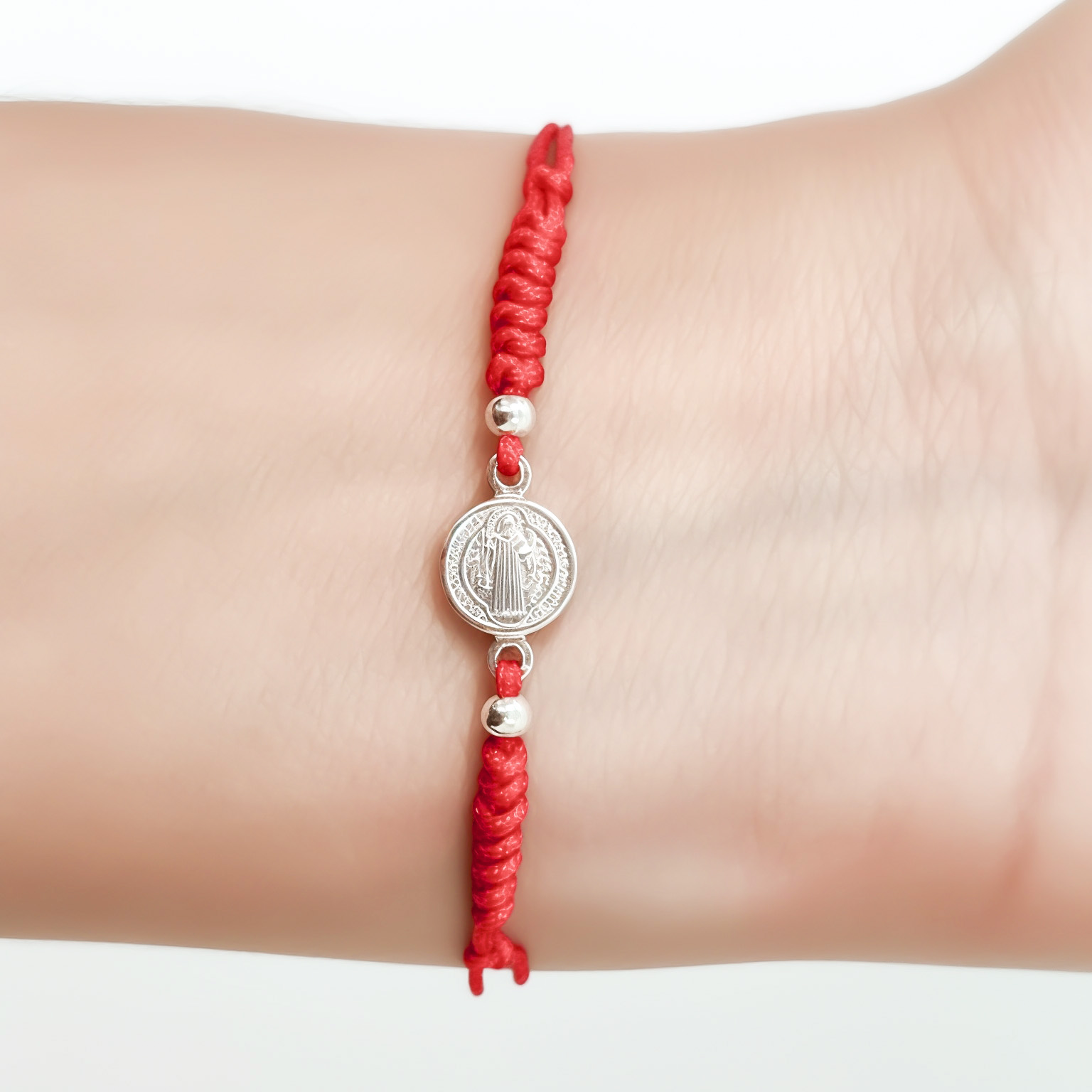 PULSERA MEDALLA SAN BENITO PLATA FINA 925 CORDON ROJO TEJIDO - 4