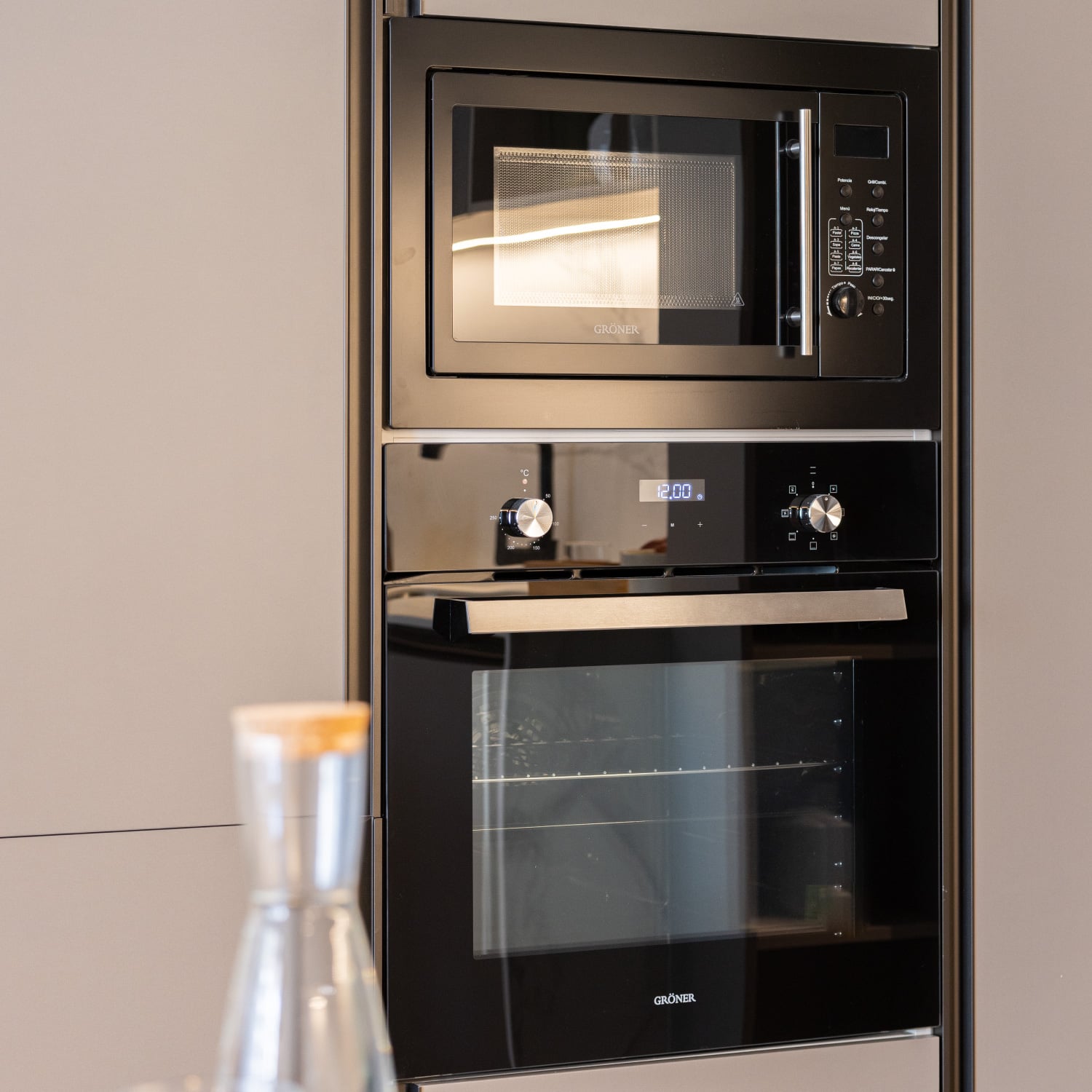 HORNO ELÉCTRICO EMPOTRABLE GRÖNER BLACK TRIPLE VIDRIO 7F 56L - 3