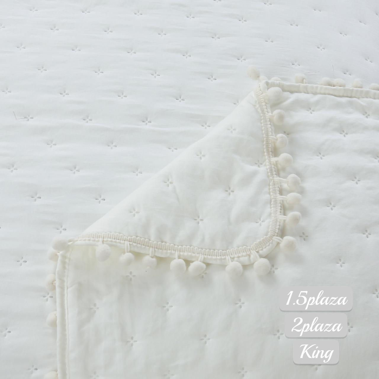 COBERTOR ANGELES DEL HOGAR 1.5 PLAZAS ALGODÓN QUILT CON POMPONES - 3