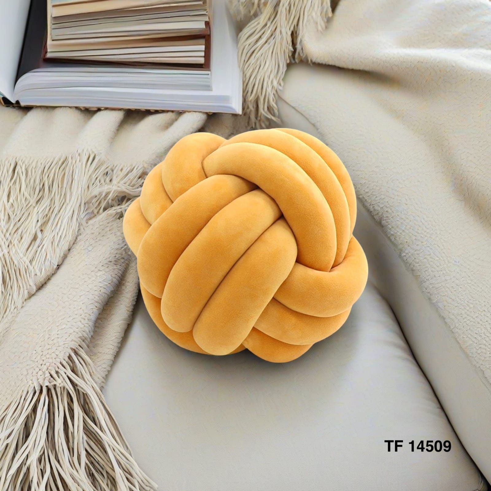 COJIN DECORATIVO DISEÑO NUDO - 1