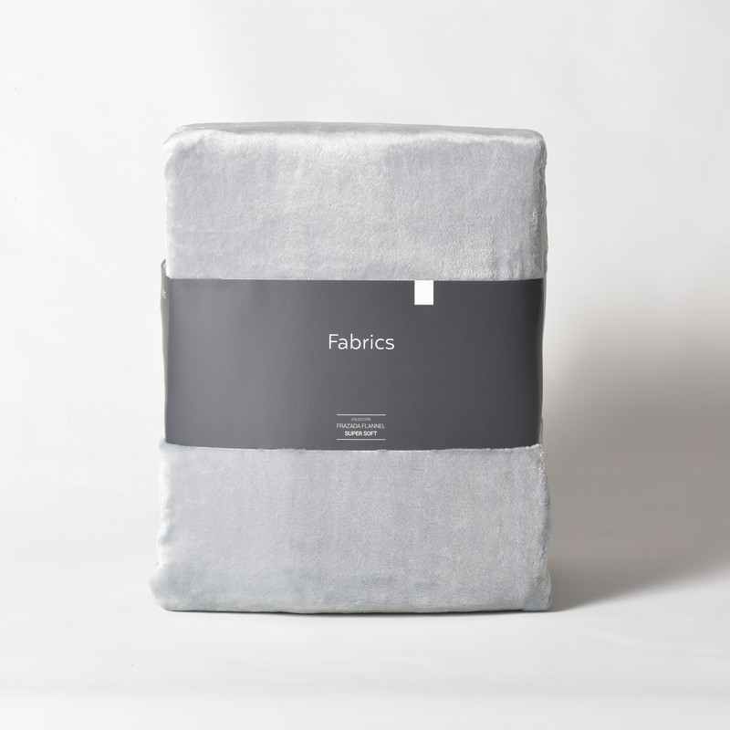 FRAZADA FABRICS BASICA FLANNEL 1.5 PLAZAS 230 X 180 CM GRIS CLARO - 3