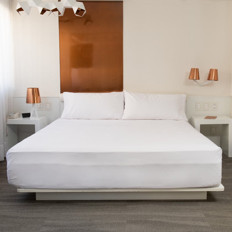 SÁBANA ENCIMERA MASHINI HOTEL KING 200 HILOS BLANCO LISO SET - 1