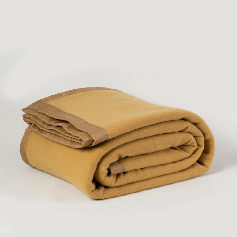 FRAZADA POLAR BORDE SATIN LINEA HOTEL 2 PLAZAS BEIGE - 1
