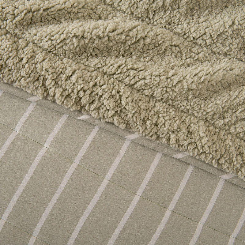 QUILT PALMA CATIONIC SHERPA KING VERDE - 2