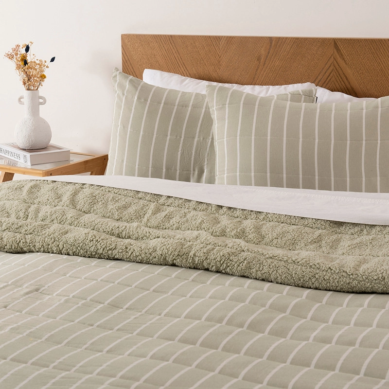 QUILT PALMA CATIONIC SHERPA KING VERDE - 3