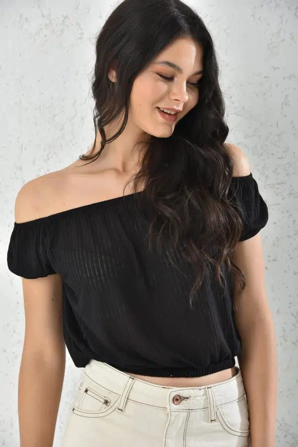 BLUSA MUJER HOMBROS BAJOS NEGRA - 2