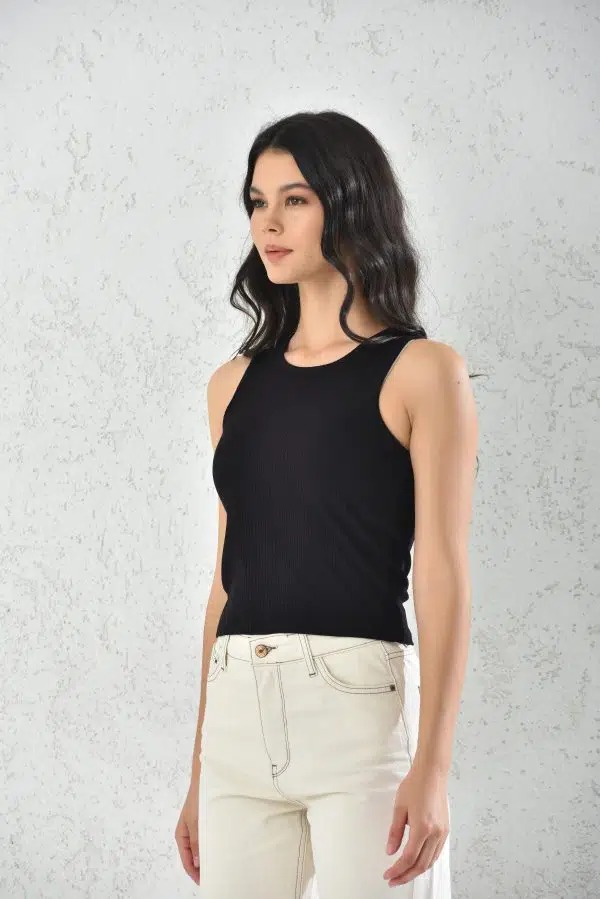 POLERA CASUAL MUJER SIN MANGAS - 2
