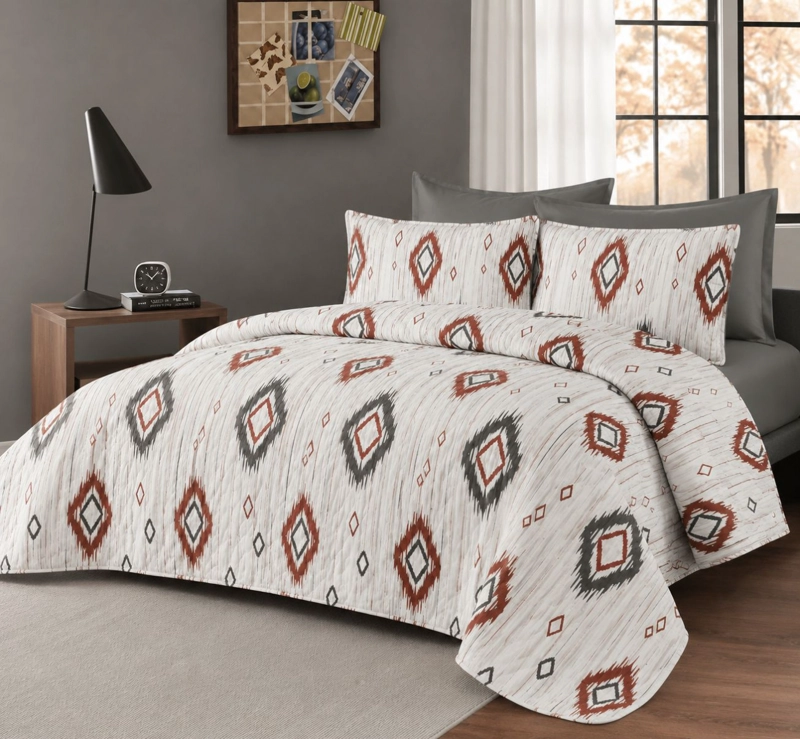 COBERTOR QUILT DE VERANO 2 PLAZAS CUBRECAMAS BLANCO DISEÑO DE ROMBOS GRIS Y BURDEO - 1