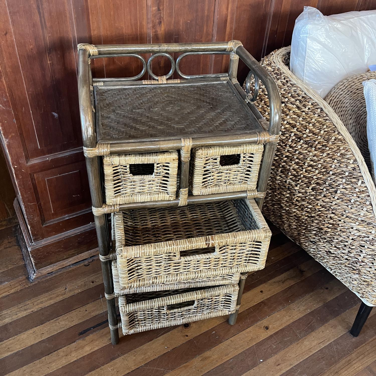 REPISA DE RATTAN NATURAL - 4
