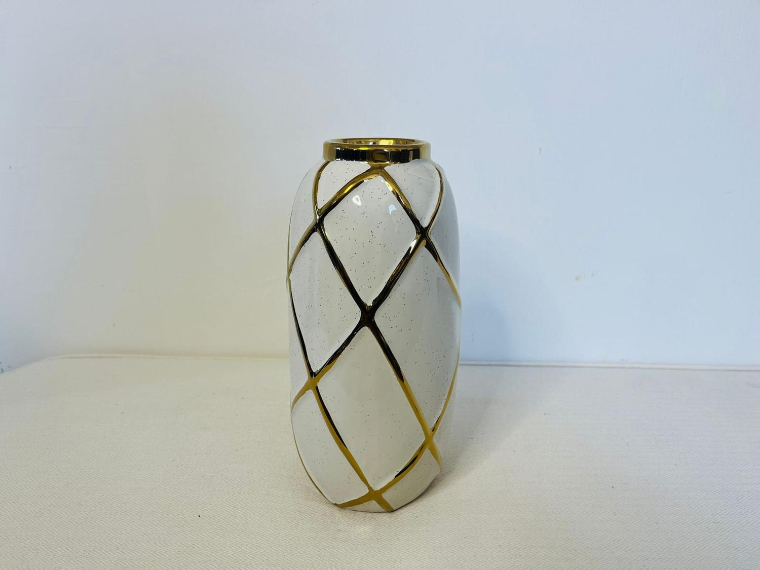 FLORERO DE CERAMICA BLANCO CON DORADO - 2