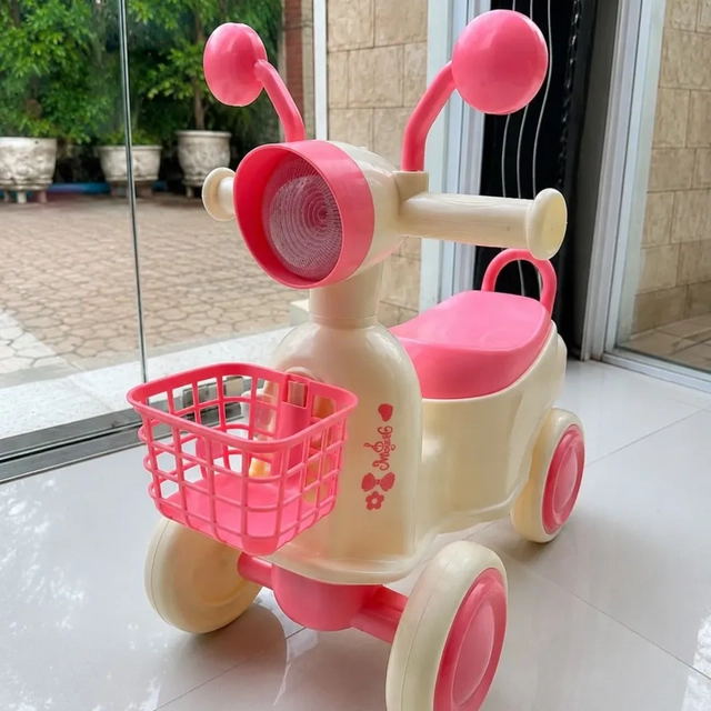 CORREPASILLOS INFANTIL TIPO SCOOTER CON CANASTO Y LUCES SONIDO - 2