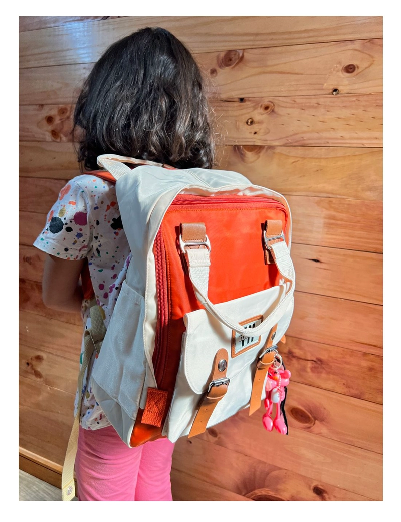 MOCHILA FEMENINA DISEÑO CLASICO A PRUEBA DE AGUA 37 LITROS - 1
