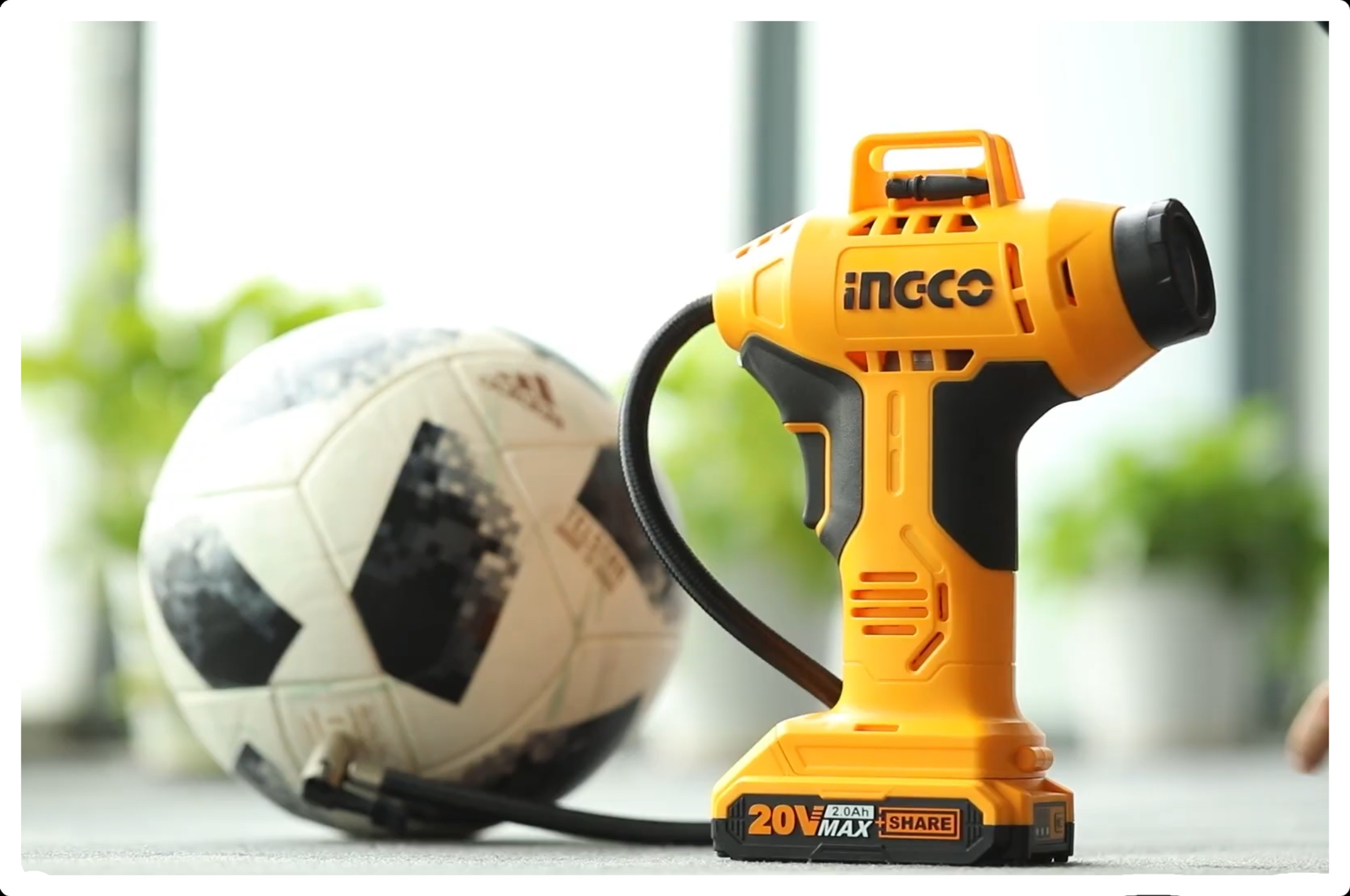 INFLADOR DE NEUMÁTICOS INALAMBRICO INGCO 20V 150 PSI - 5