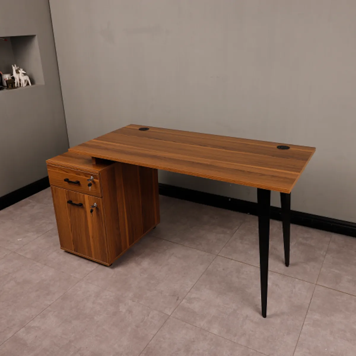 ESCRITORIO EJECUTIVO CRESCENDO EXPANDIBLE 120-140CM CAJONES CON LLAVE CAFE NOGAL Y PATAS DE METAL - 3