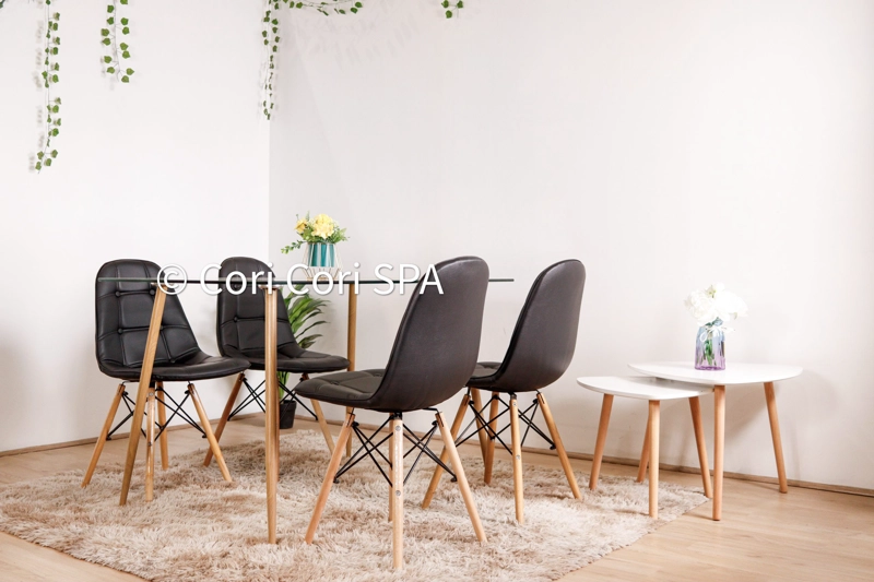 COMEDOR VIDRIO 120X80 + 4 SILLAS CAPITONNE EN COLOR NEGRO - 1