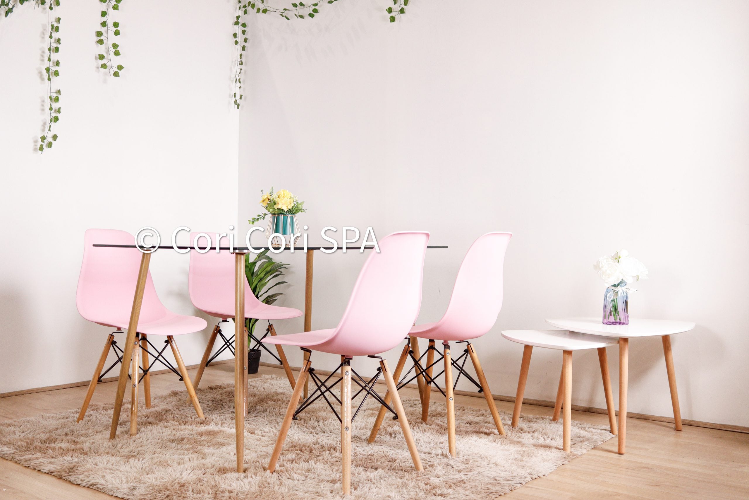COMEDOR VIDRIO 120X80 + 4 SILLAS EAMES REPLICA COLOR ROSA - 1