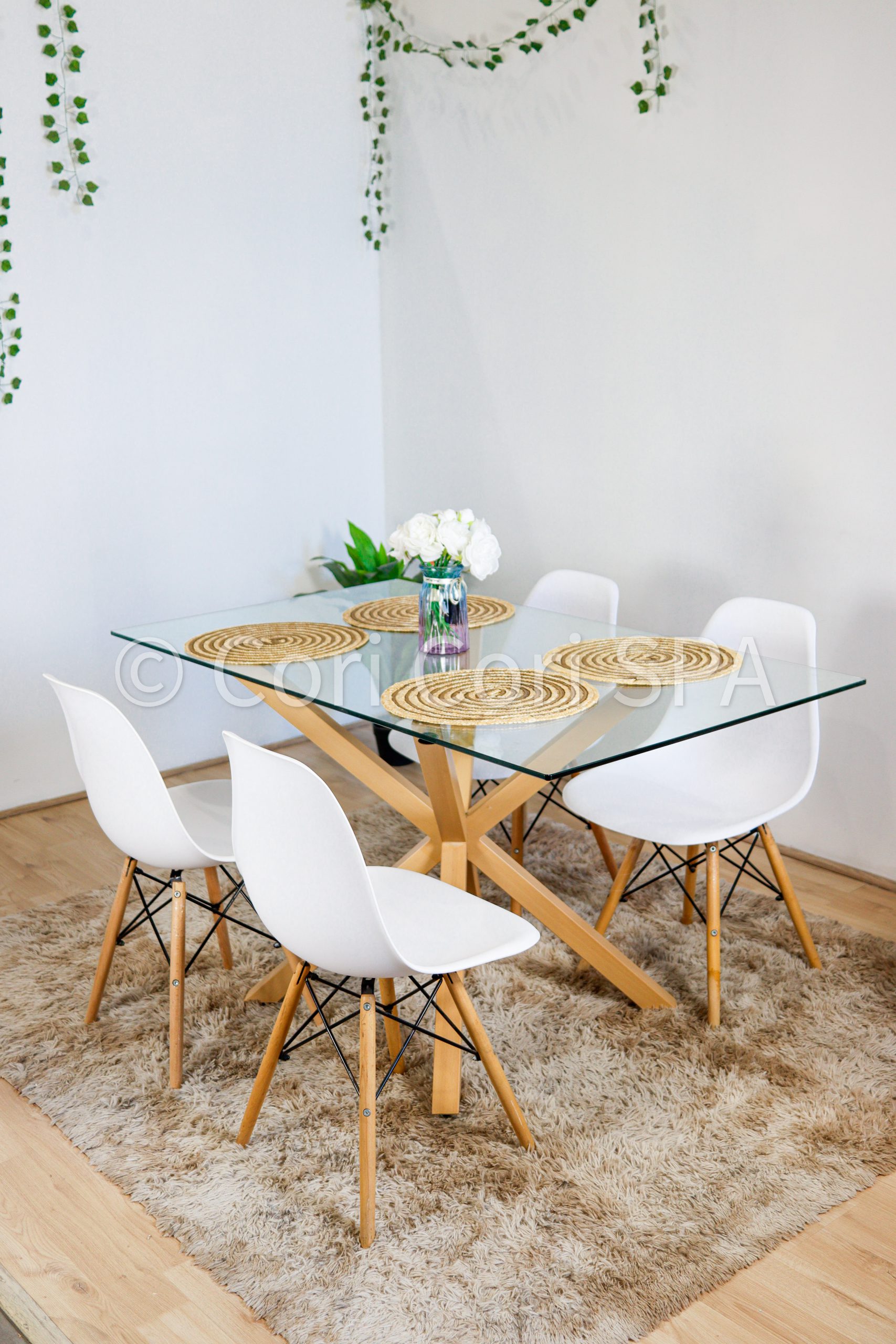 COMEDOR MADRID VIDRIO 140X80 + 4 SILLAS EAMES BLANCO REPLICA - 1