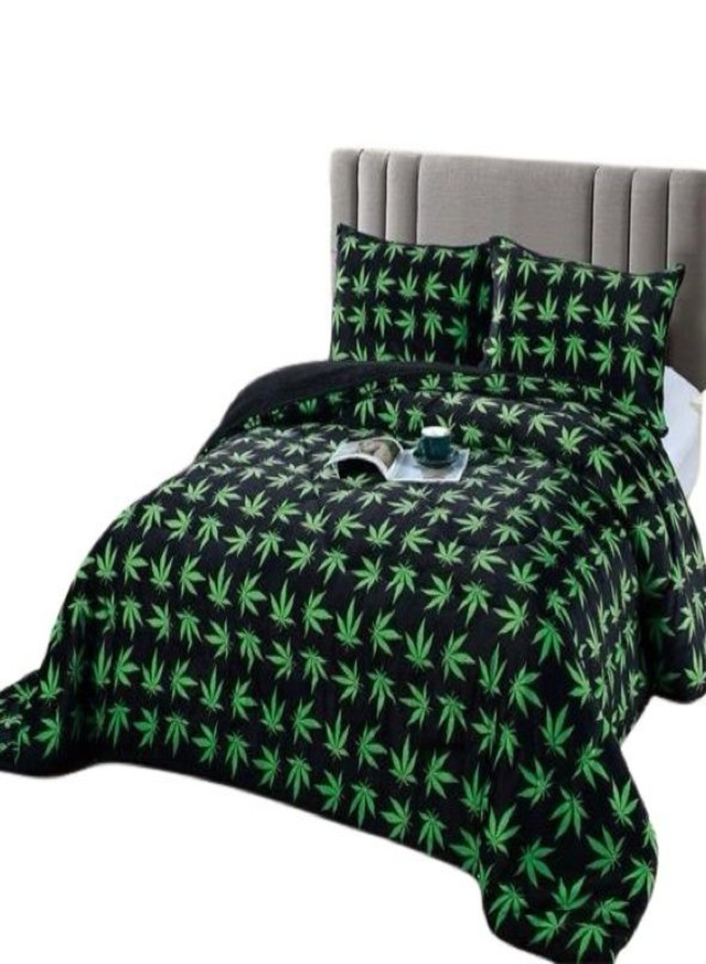 PLUMÓN PLUSH MULTICOLOR LISO INVIERNO CON CHIPORRO - 2