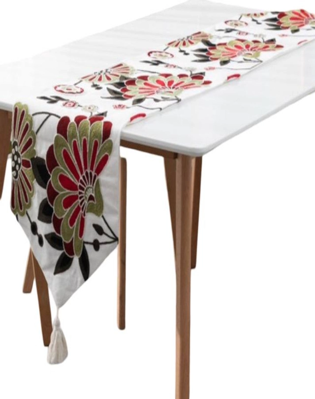 CAMINO DE MESA BORDADO ELEGANTE 33 X 180CM - 1