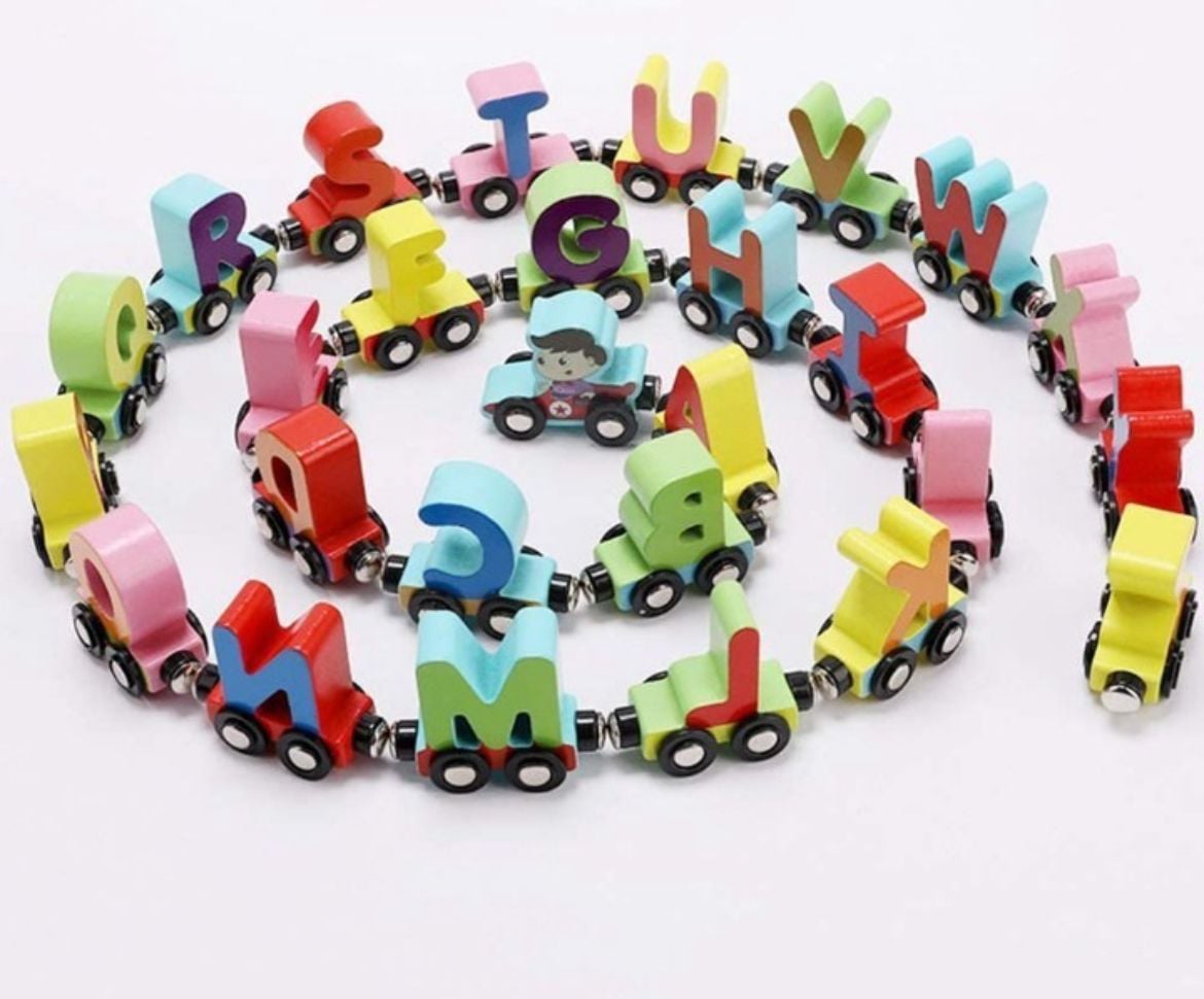 TREN MAGNÉTICO MADERA CON LETRAS DEL ABECEDARIO A-Z MULTICOLOR - 2