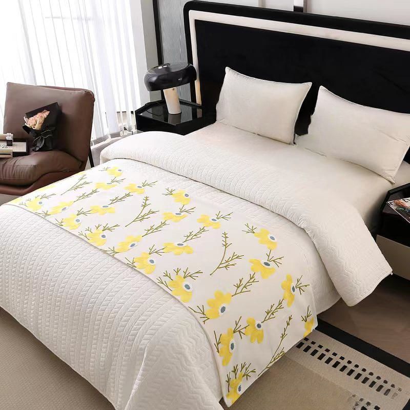 PIECERA DE CAMA BORDADA DECORATIVA 60X200 CM - 1