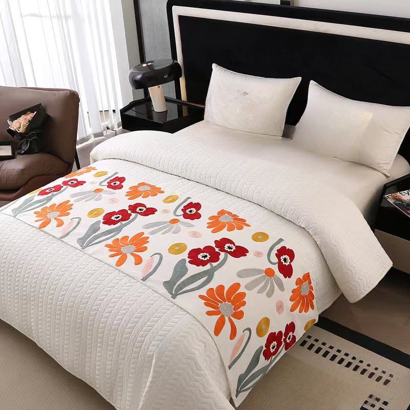 PIECERA DE CAMA BORDADA DECORATIVA 60X200 CM - 1