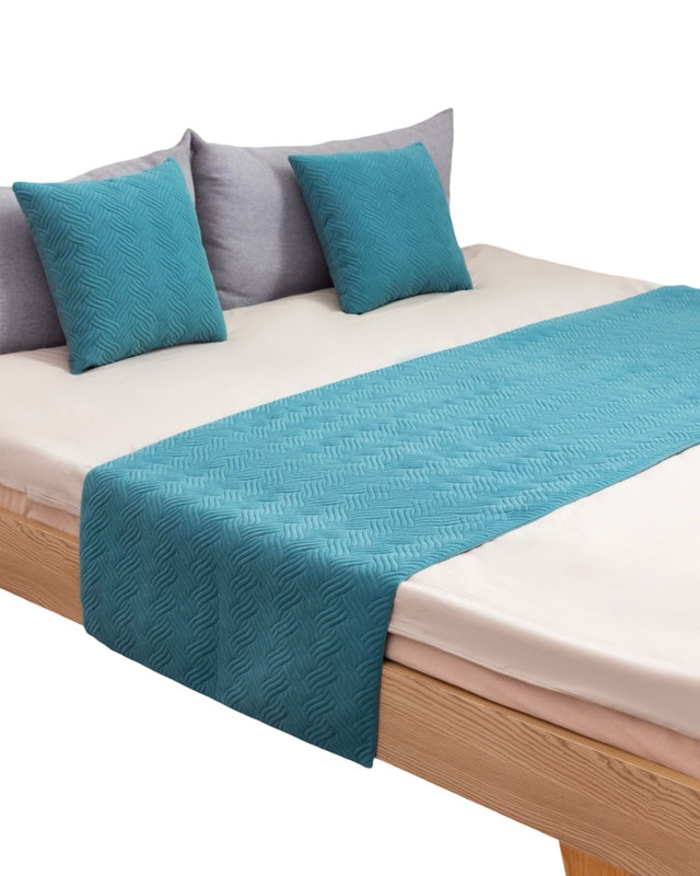 JUEGO DE PIECERA DE CAMA MAS 2 COJIN CON FUNDAS MODELO PLUSH TURQUESA - 2