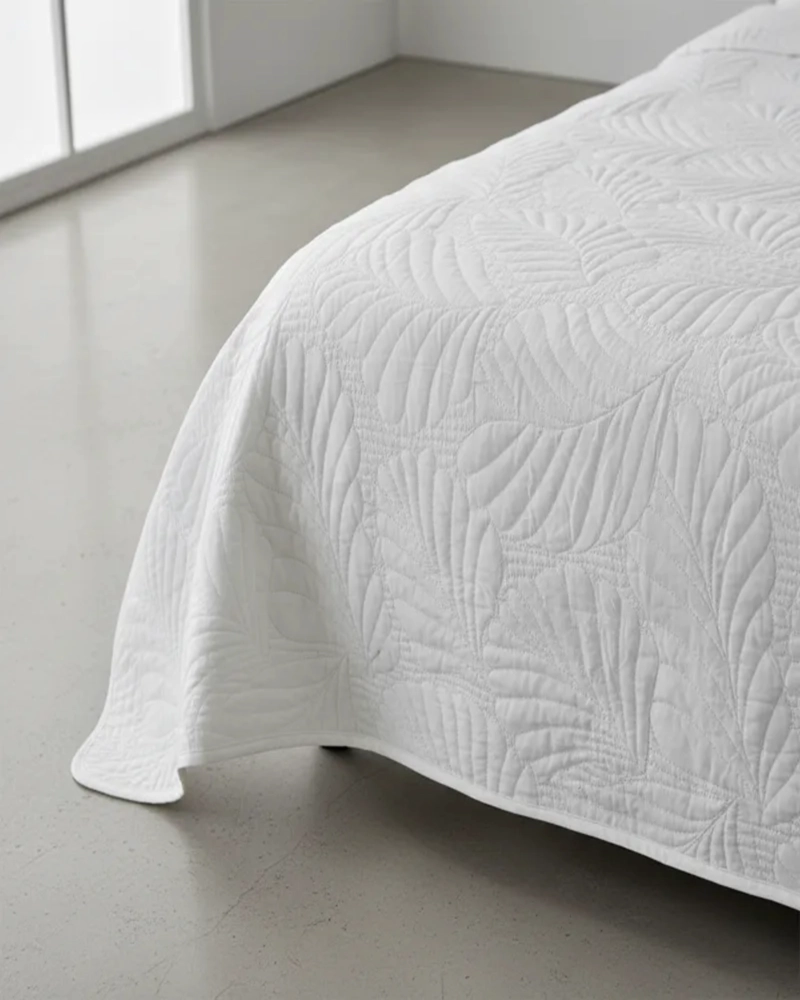 COBERTOR DE LUJO QUILT VERANO KING - SUPER KING BLANCO - 1