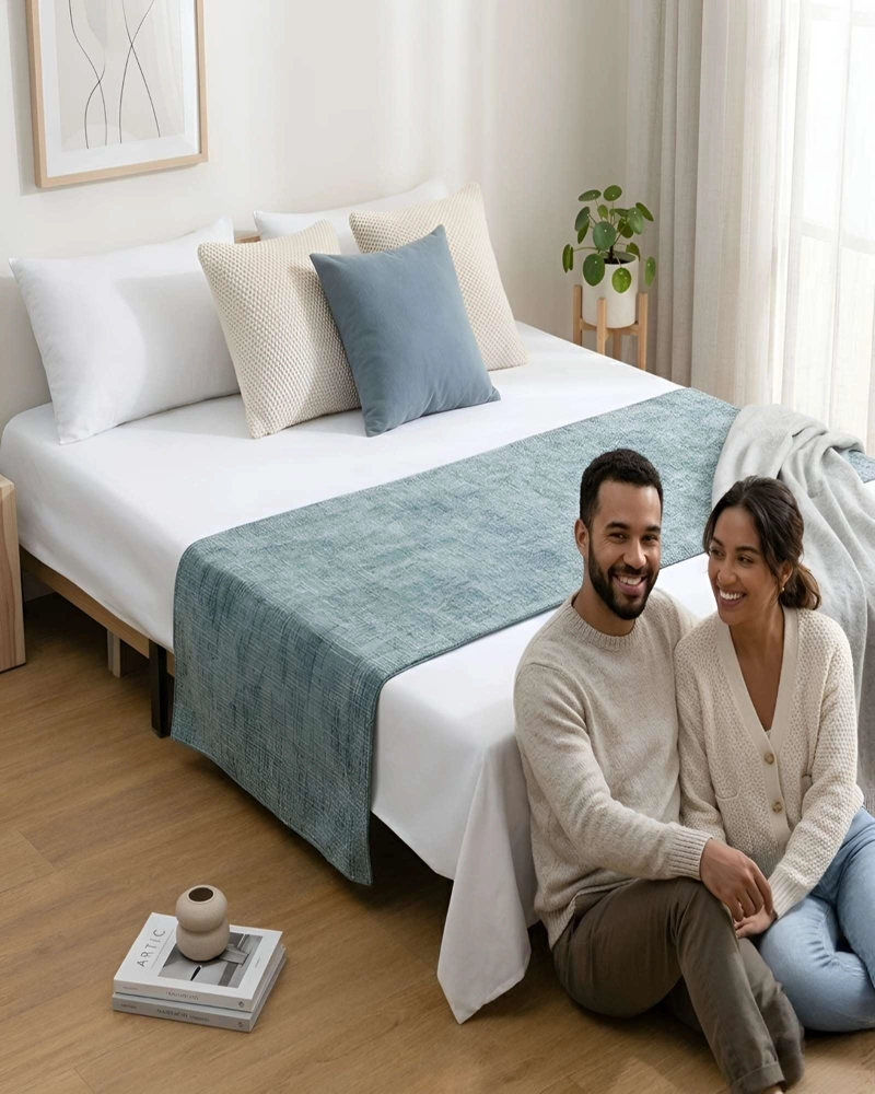 PIECERA CHENILLE CRUZ DALE UN TOQUE DE ELEGANCIA A TU DORMITORIO - 1