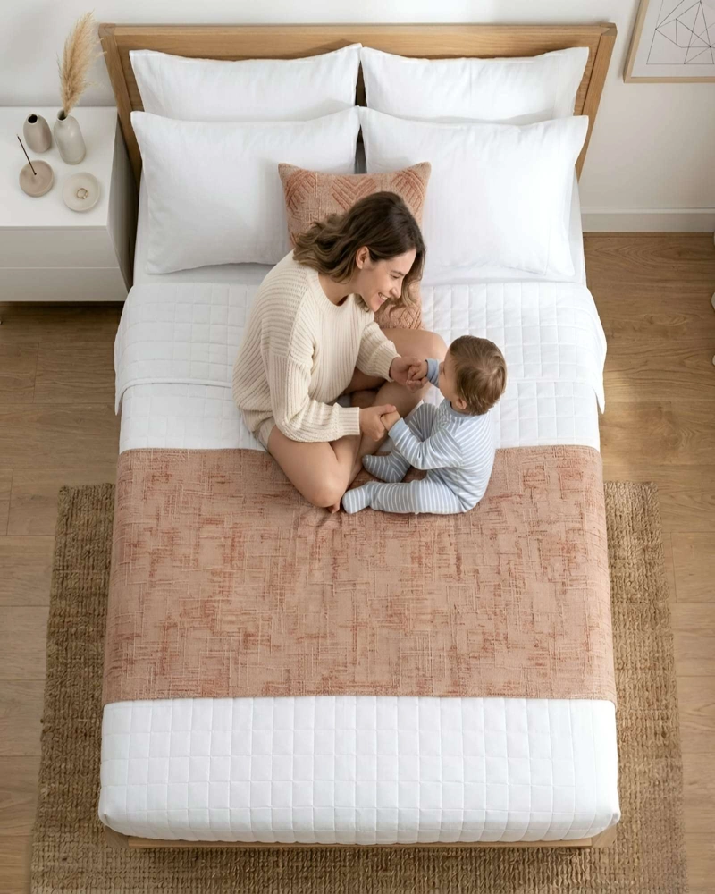 PIECERA CHENILLE CRUZ DALE UN TOQUE DE ELEGANCIA A TU DORMITORIO - 5