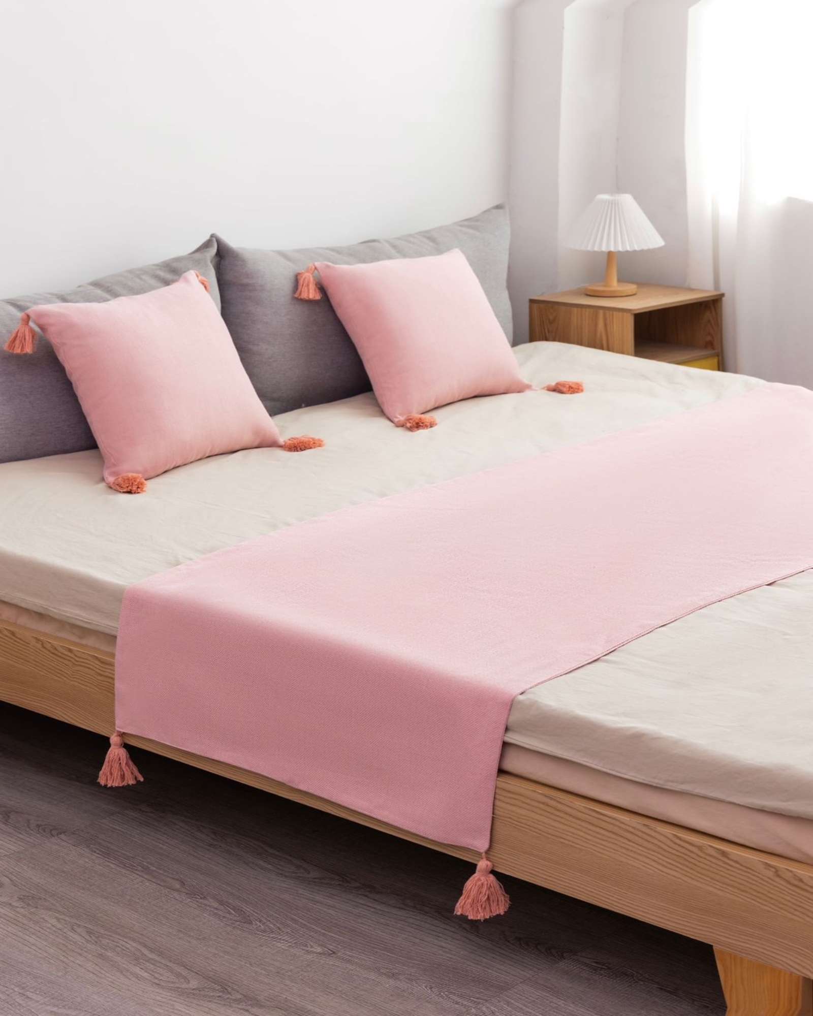PIECERA SIN FUNDAS CON POMPONES ROSA - 4