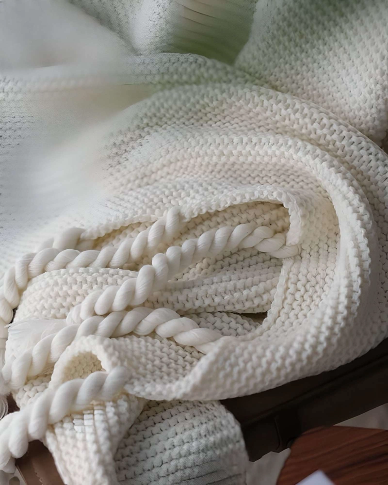 MANTA CHENILLE CON FLECOS DE SOGA DECORATIVA PARA CAMA O SOFA - 2