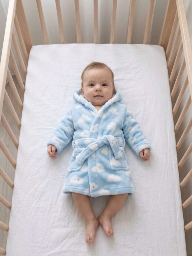 BATA DE BAÑO BEBE  CON CAPUCHA DISEÑOS NIÑA Y NIÑO - 2