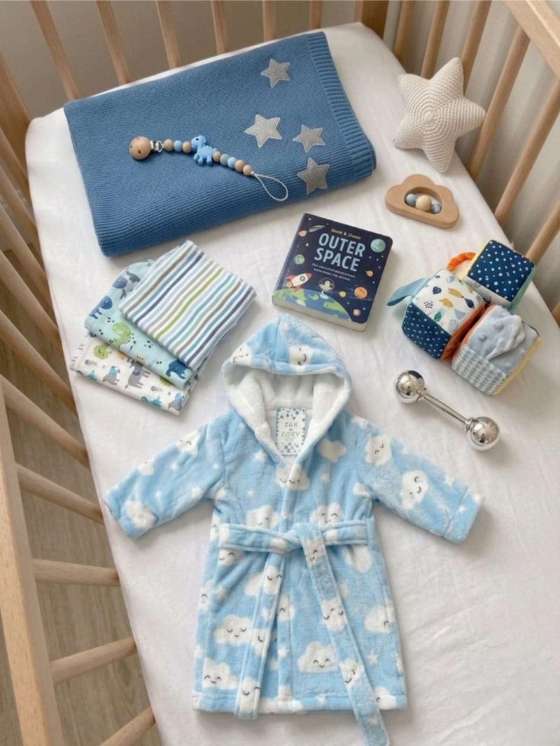 BATA DE BAÑO BEBE  CON CAPUCHA DISEÑOS NIÑA Y NIÑO - 5