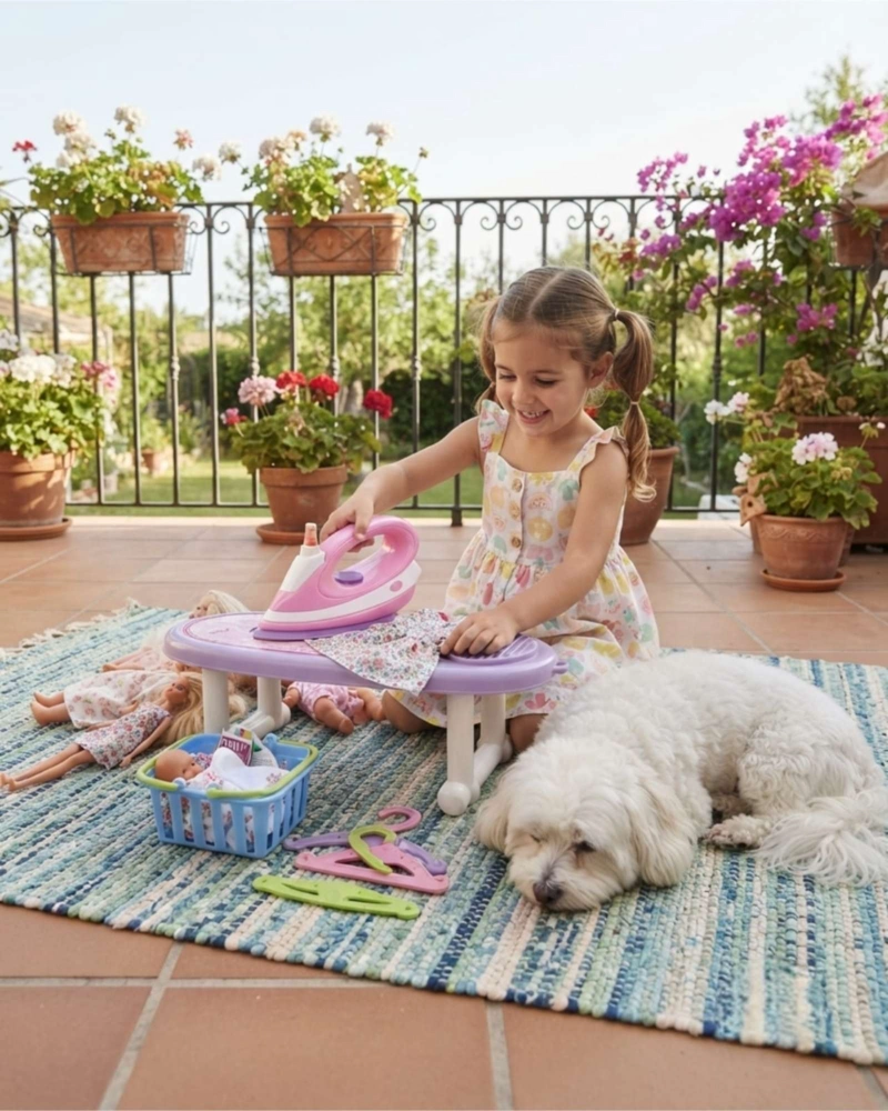 MESA DE PLANCHAR INFANTIL CON PLANCHA Y ACCESORIOS - 1