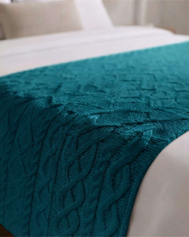 PIECERA DE CAMA TRENZADA A MANO 70X220 CM - 1