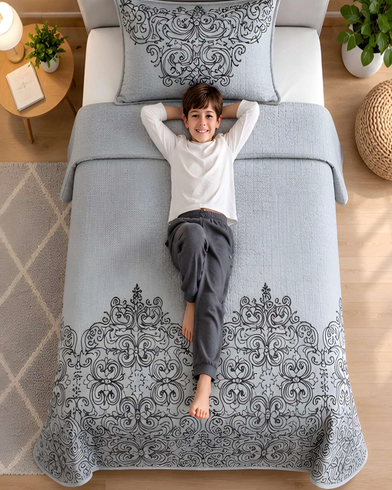CUBRECAMA ACOLCHADO 1.5 PLAZAS (180X230 CM) + 1 ALMOHADA + 1 FUNDA - 3