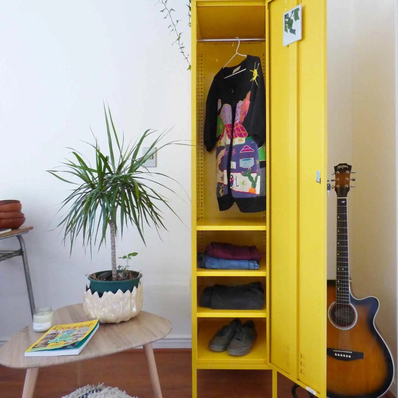 LOCKER CASA METALICO CON LLAVE REPISAS REGULABLES Y COLGADOR EN COLOR AMARILLO MOBITAT - 5