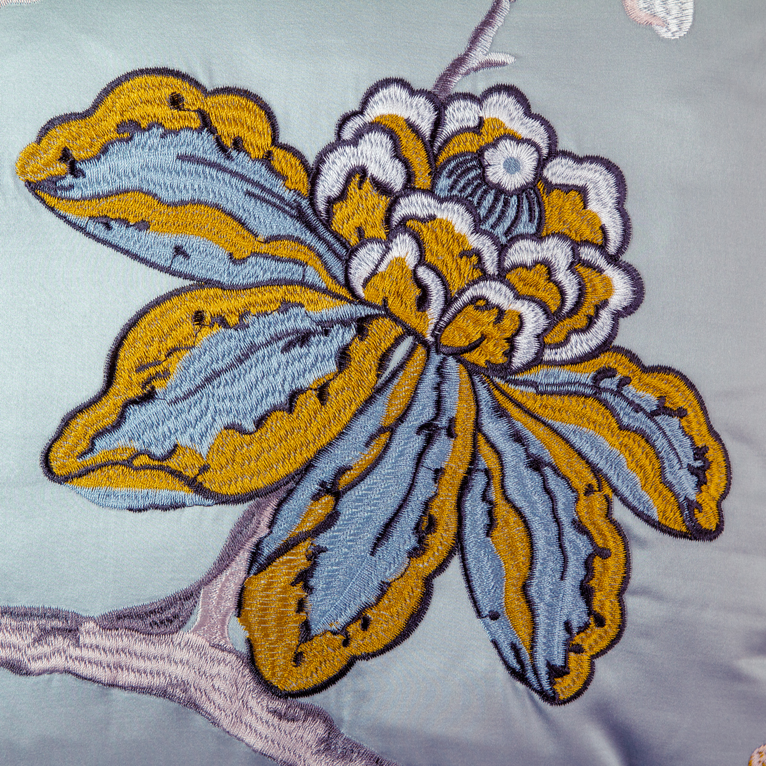 COJÍN SUEÑO BLANCO MAS FUNDA DECORATIVA VERSALLES EN 45 X 45 CM CELESTE - 3