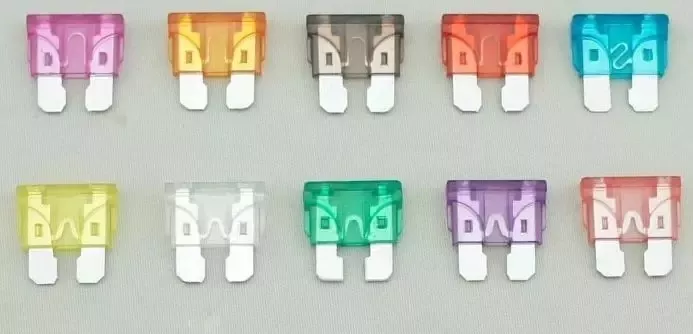 SET DE FUSIBLES + PROBADOR DE FUSIBLE BUSCA POLO /R&C - 5