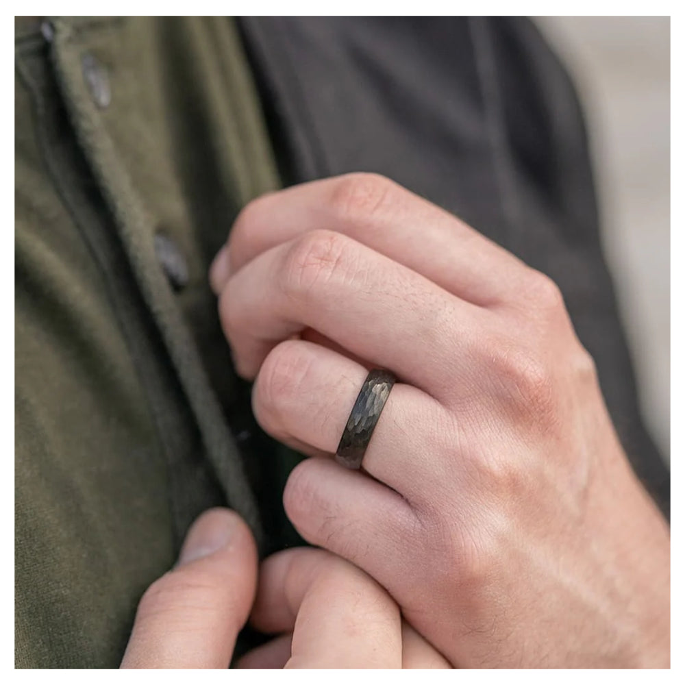 ANILLO DE COMPROMISO HOMBRE BOOMZAIR MODELO MARTILLADO TUNGSTENO 6MM - 3