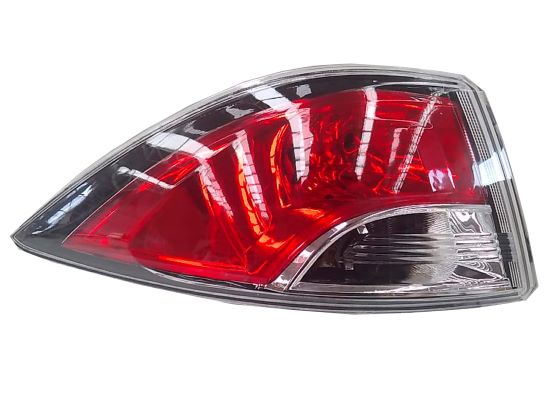 FAROL TRASERO IZQUIERDO SEDAN MAZDA 2 2012-2015 - 1