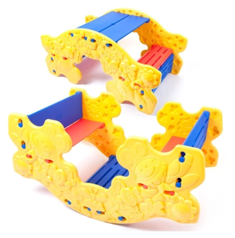 MESA INFANTIL PICNIC CON BANQUETAS Y BALANCIN - 1
