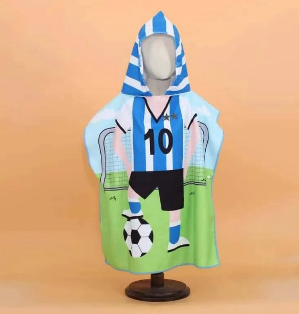 TOALLA DE MICROFIBRA PARA NIÑOS CON CAPUCHA TIPO PONCHO - 1