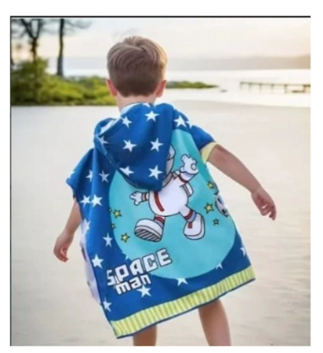 TOALLA DE MICROFIBRA PARA NIÑOS CON CAPUCHA TIPO PONCHO ASTRONAUTA - 2