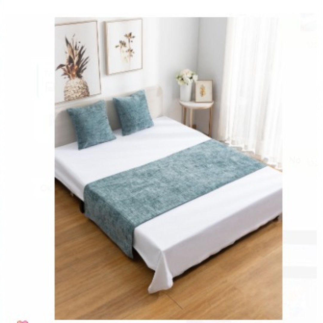 SET DE PIECERA CHENILLE CRUZ + 2 FUNDAS DE ALMOHADAS - 1