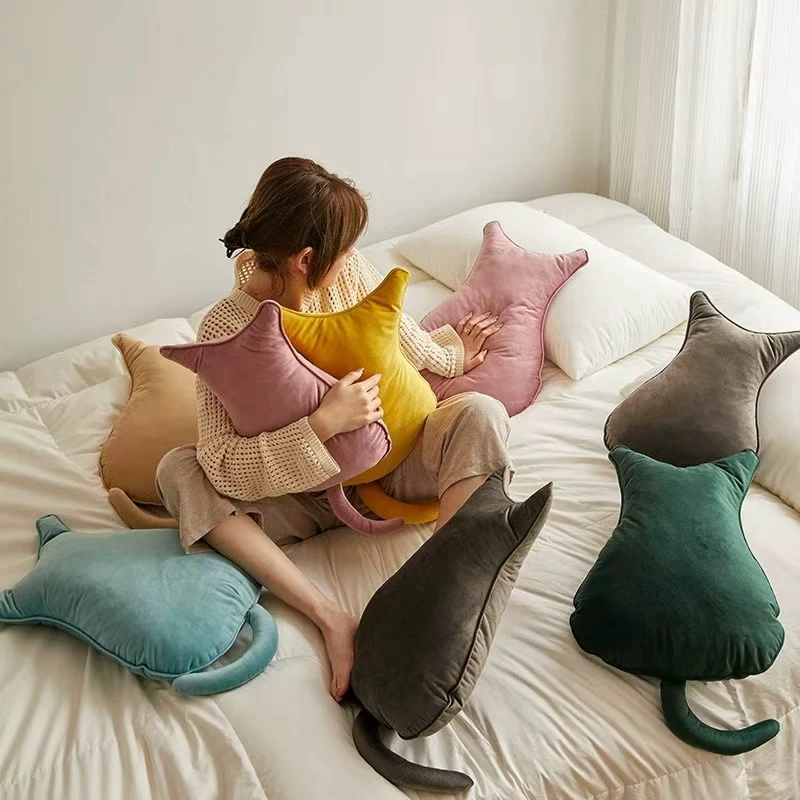 COJIN DE PELUCHE GATITOS ALMOHADA DECORATIVA - 2