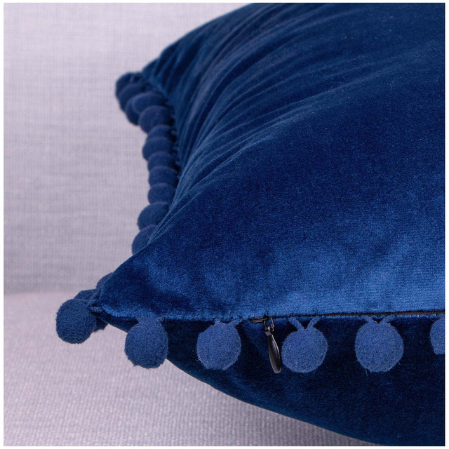 PACK DE 02 FUNDAS DE COJÍN DE TERCIOPELO CON POMPON 45X45 AMARINO - 2