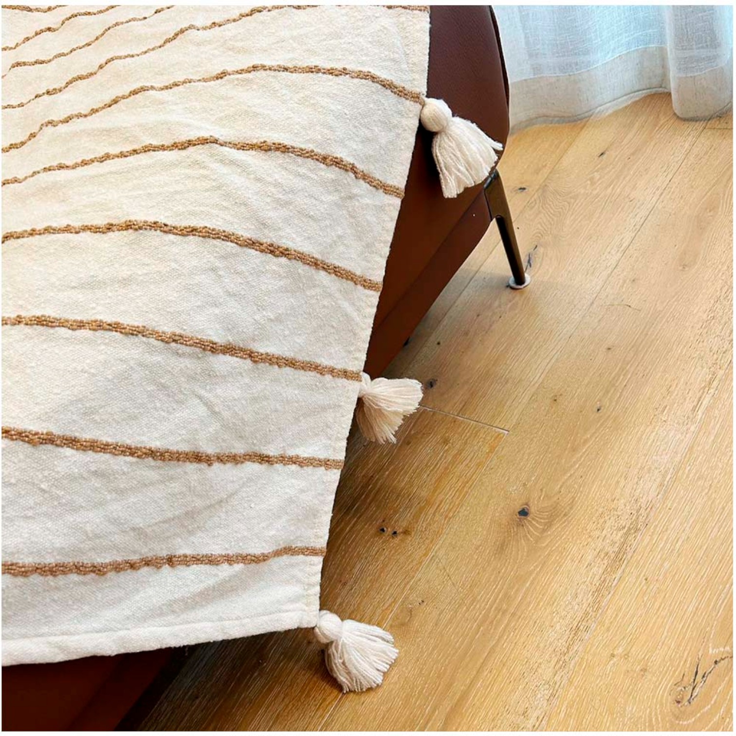 MANTA DE LANA PREMIUM CON BORLAS 205 X155CMS BEIGE - 3