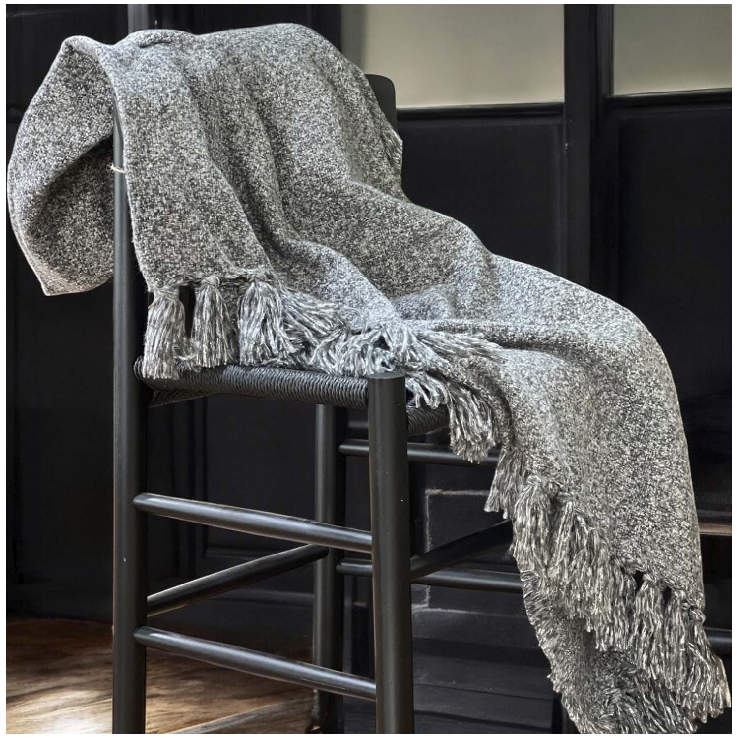 MANTA DE LANA PREMIUM CON FLECOS 150X170 GRIS - 1